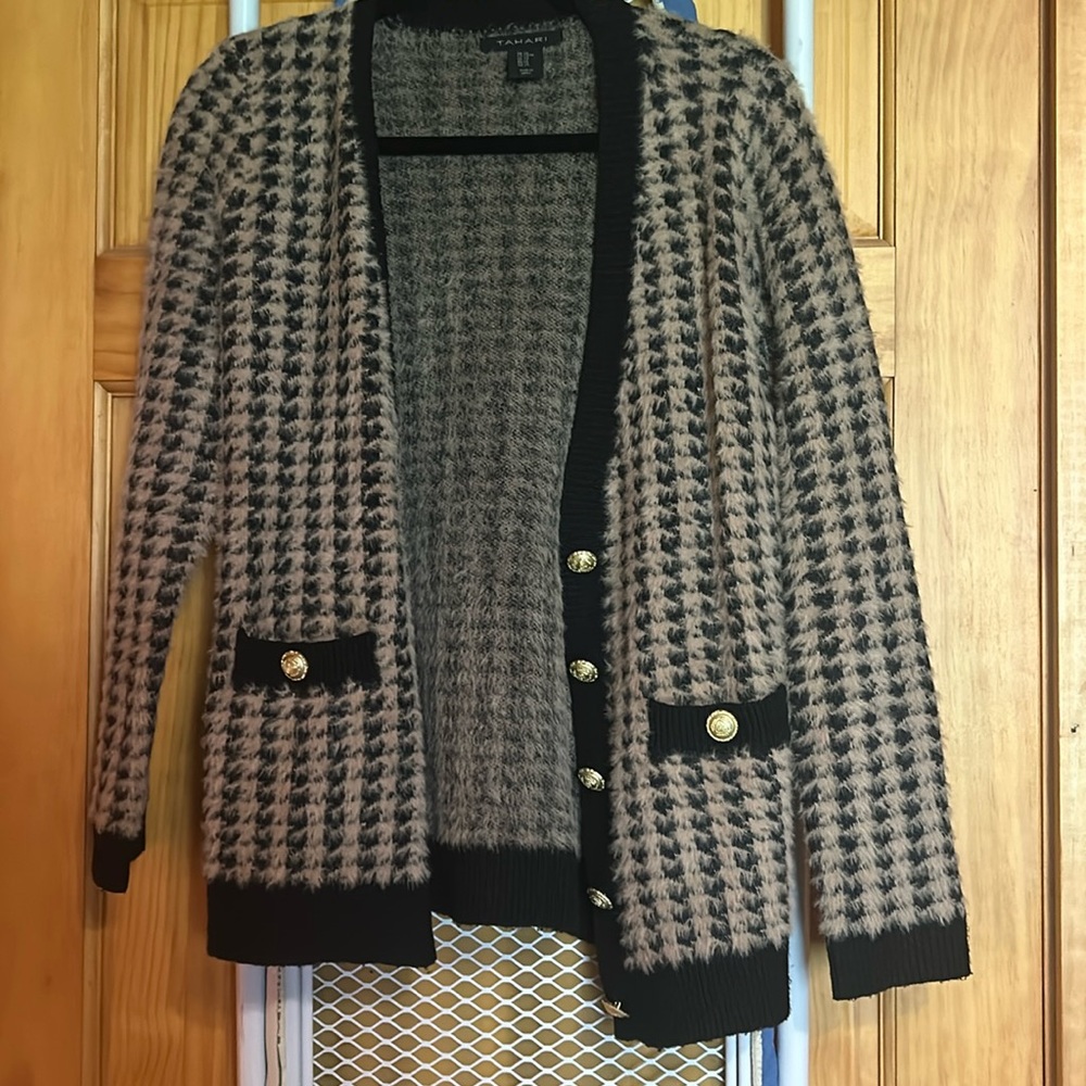 Houndstooth cardigan with gold buttons